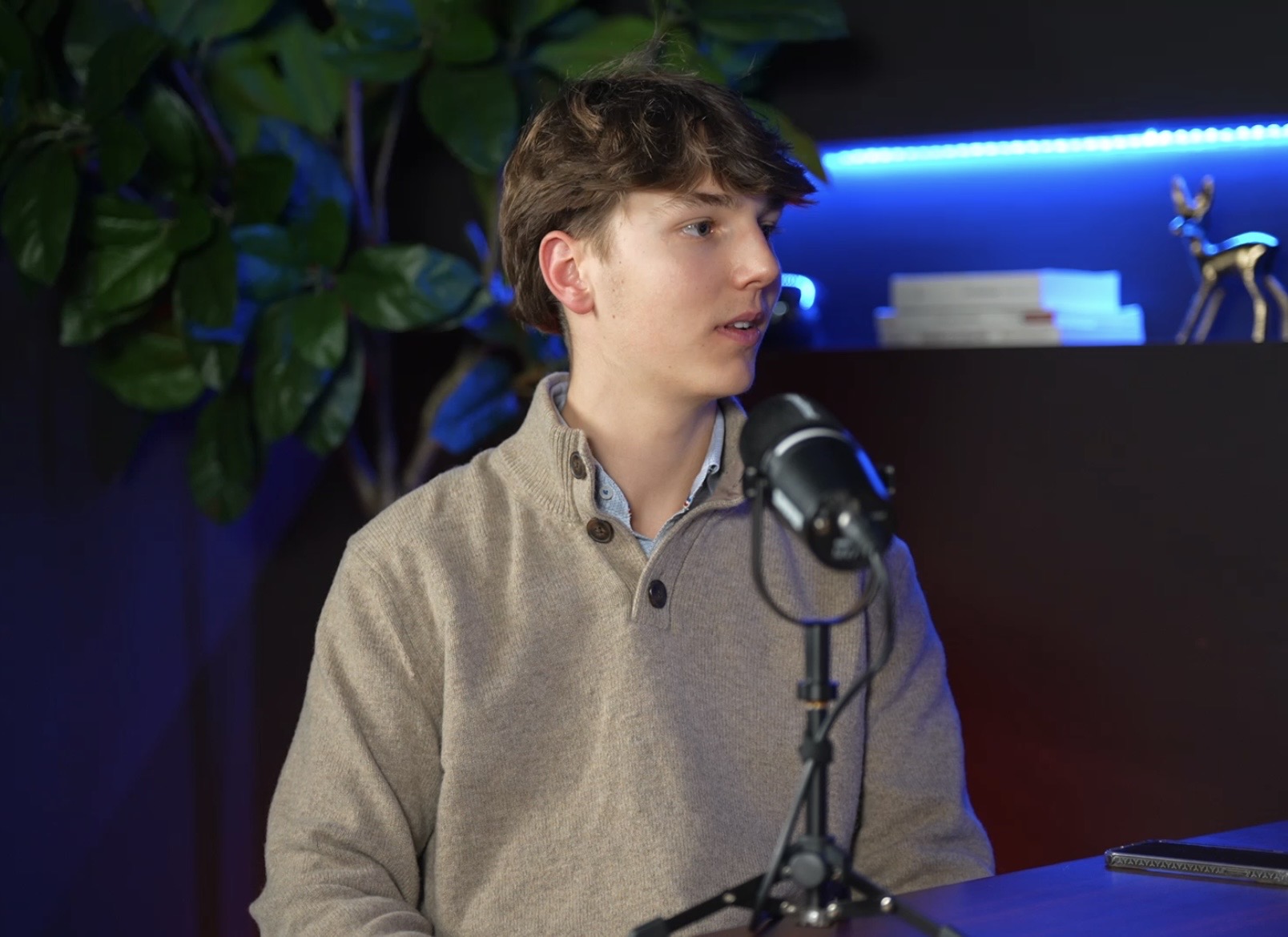 Noé Jaffrelot en train d'enregistrer un épisode du Synrise Podcast